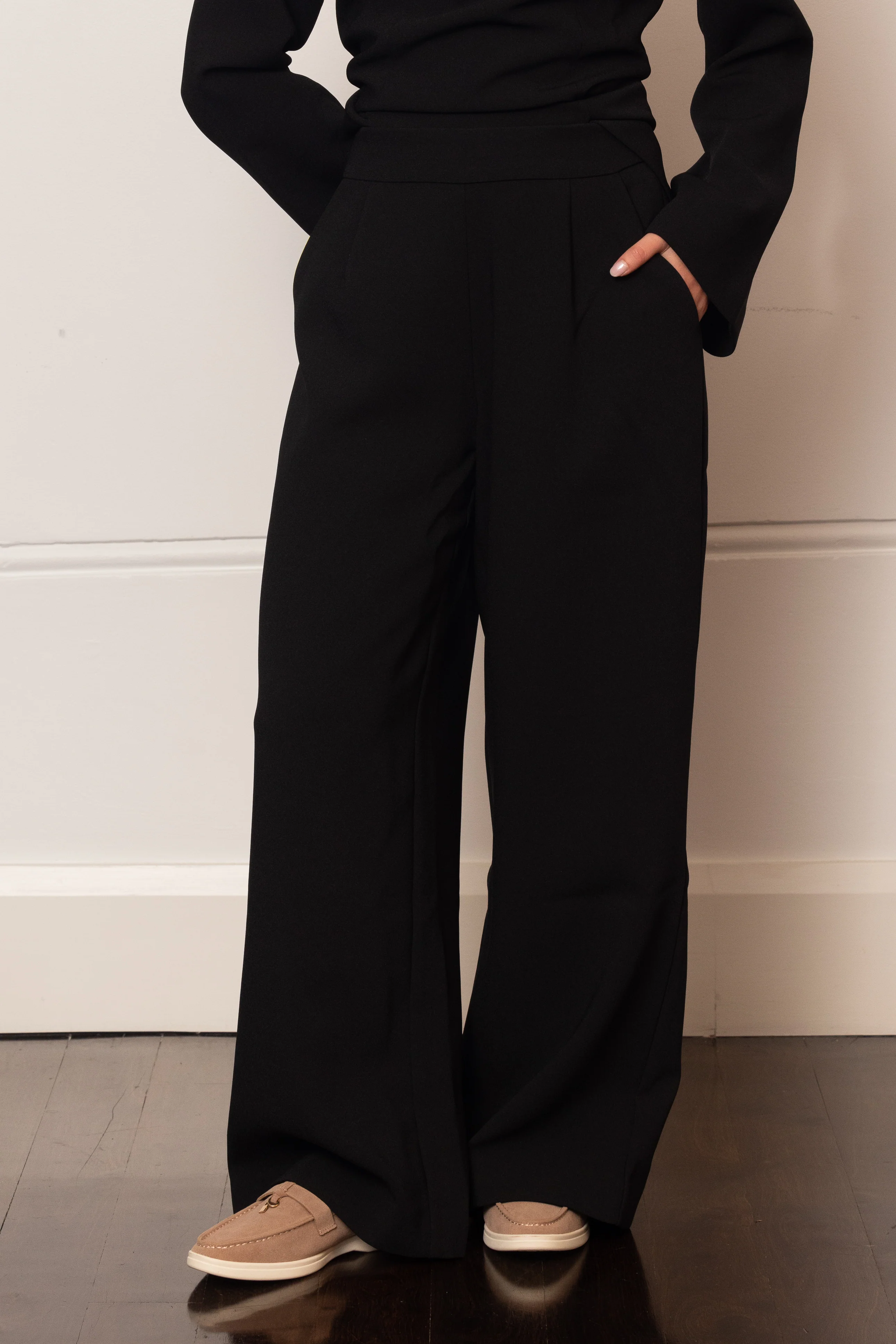 Everlyn Pants - Black - Image 2